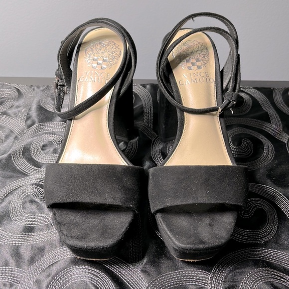 VINCE CAMUTO Chastin Platform Sandal - Picture 2 of 5